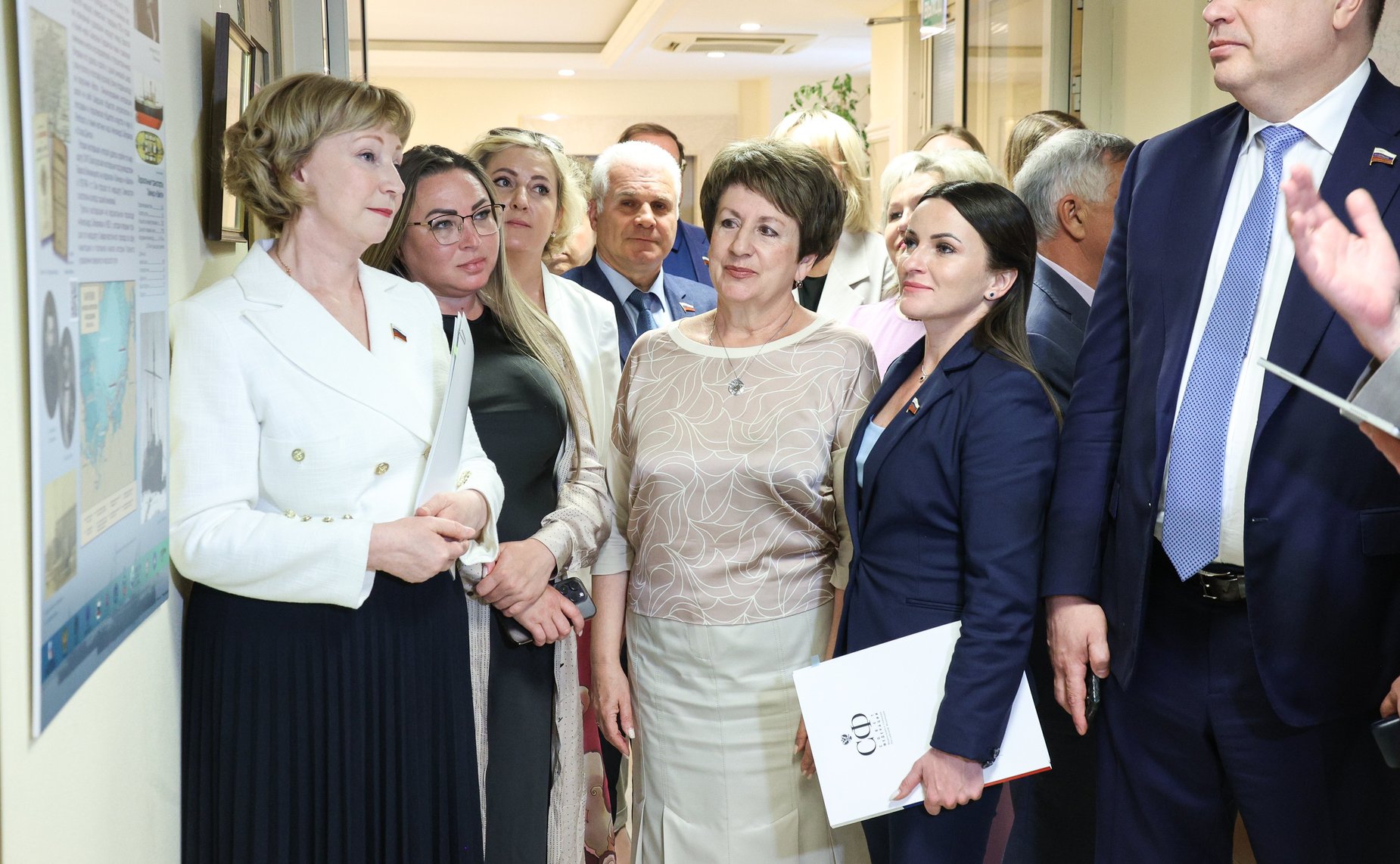 Открытие выставки, посвященной 90-летию начала освоения Арктики