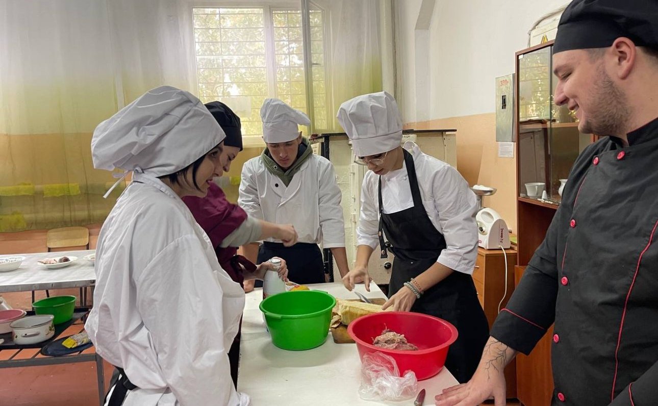 Игорь Кастюкевич посетил Генический техникум сферы обслуживания