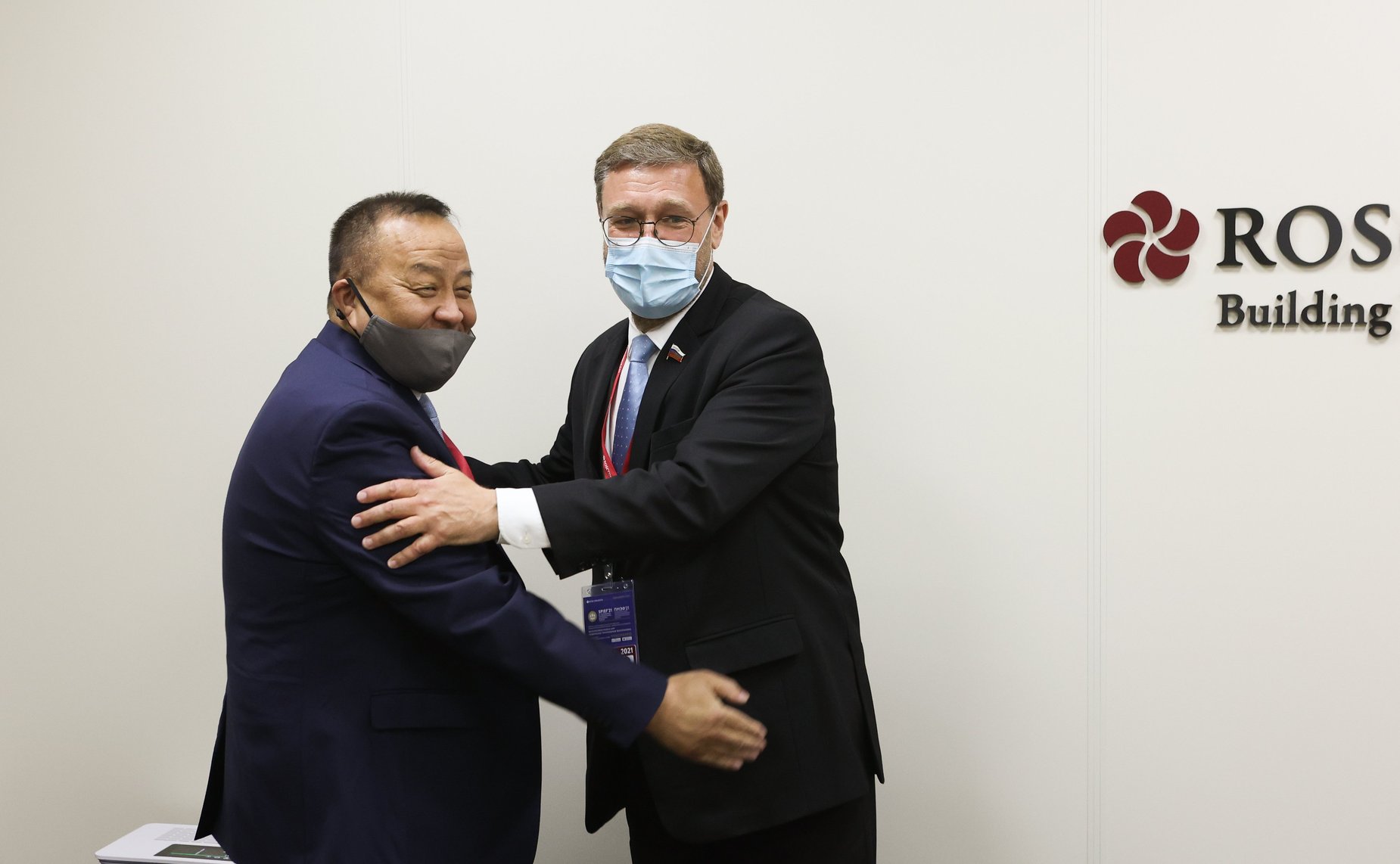 Встреча заместителя Председателя СФ Константина Косачева «на полях» XXIV ПМЭФ с Министром иностранных дел Монголии Батмунхийн Батцэцэг