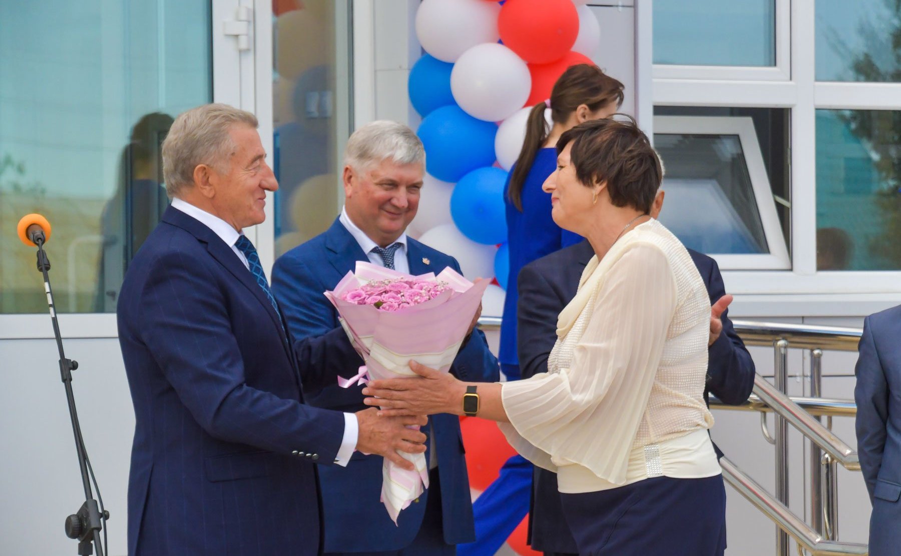Сергей Лукин принял участие в церемонии открытия средней общеобразовательной школы в селе Садовое Аннинского района