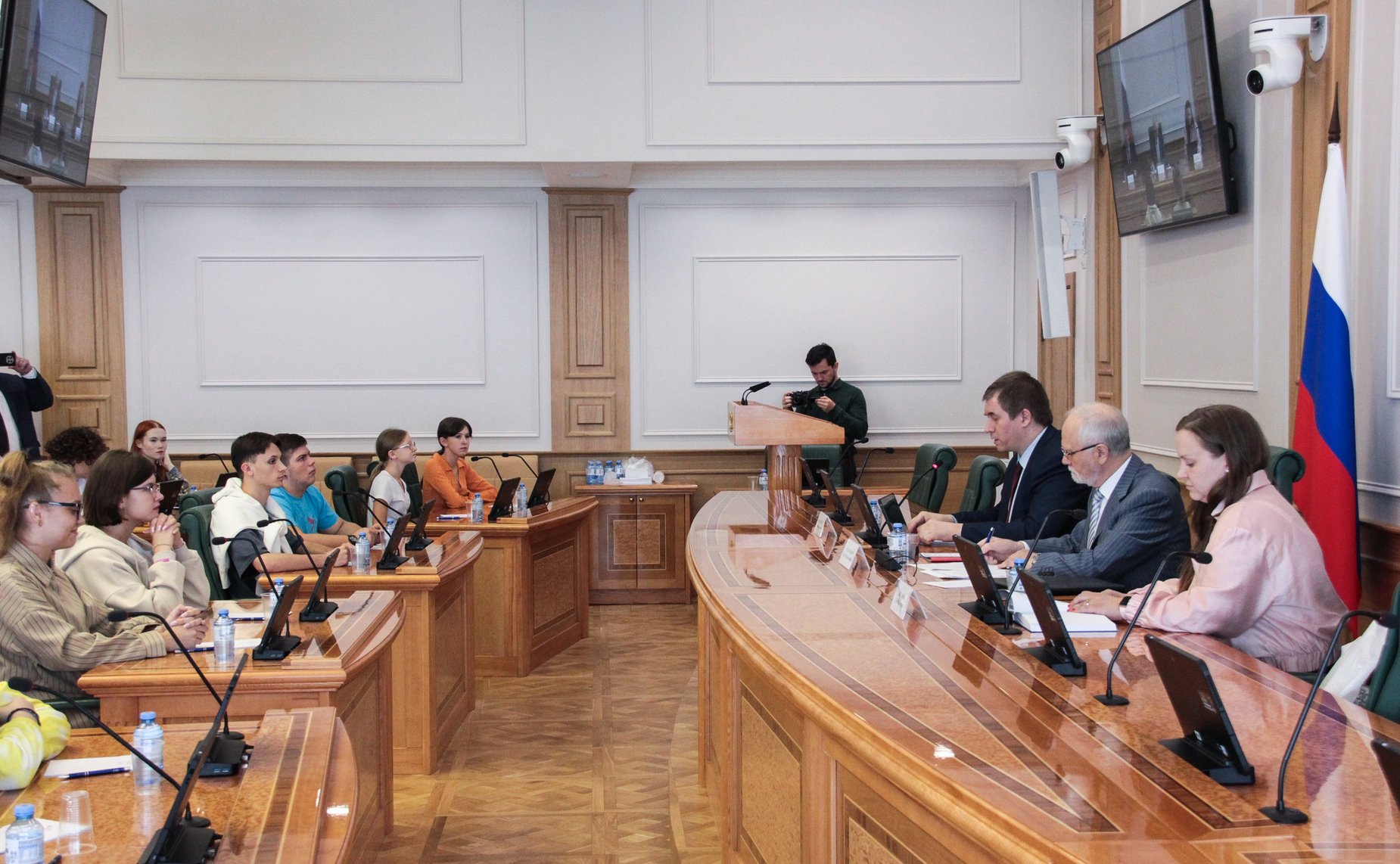 Встреча заместителя председателя Комитета СФ по международным делам Фарита Мухаметшина с детьми-победителями международного проекта «Территория успеха: Пегас»