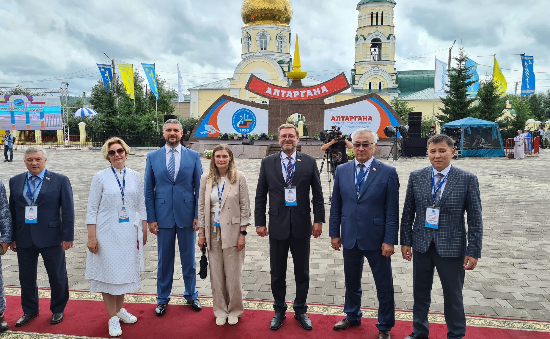 Заместитель Председателя Совета Федерации Константин Косачев, Баир Жамсуев и Сергей Михайлов приняли участие в торжественной церемонии открытия XIV Международного бурятского фестиваля «Алтаргана» в степной Аге, в Агинском Бурятском округе