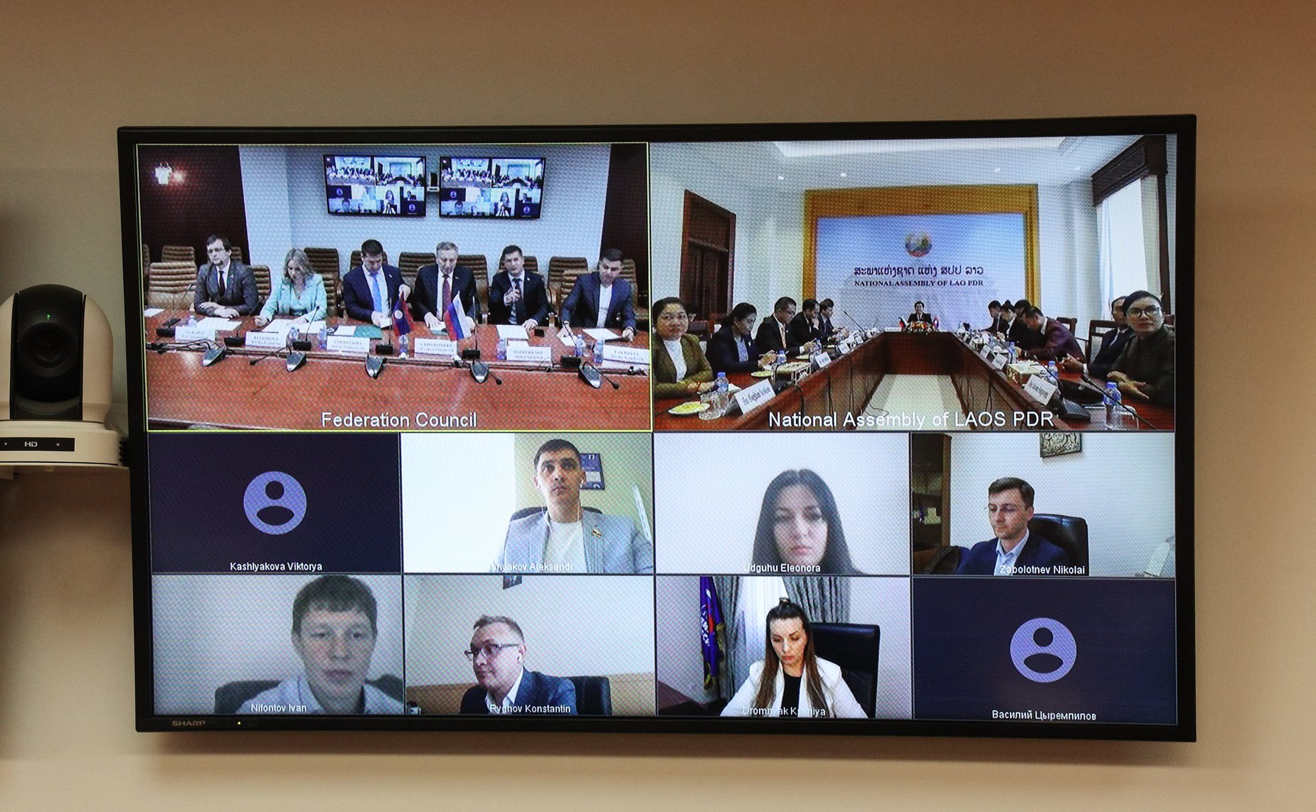 Первый заместитель председателя Комитета СФ по социальной политике Александр Варфоломеев провел встречу членов Палаты молодых законодателей с молодыми парламентариями Лаосской Народно-Демократической Республики