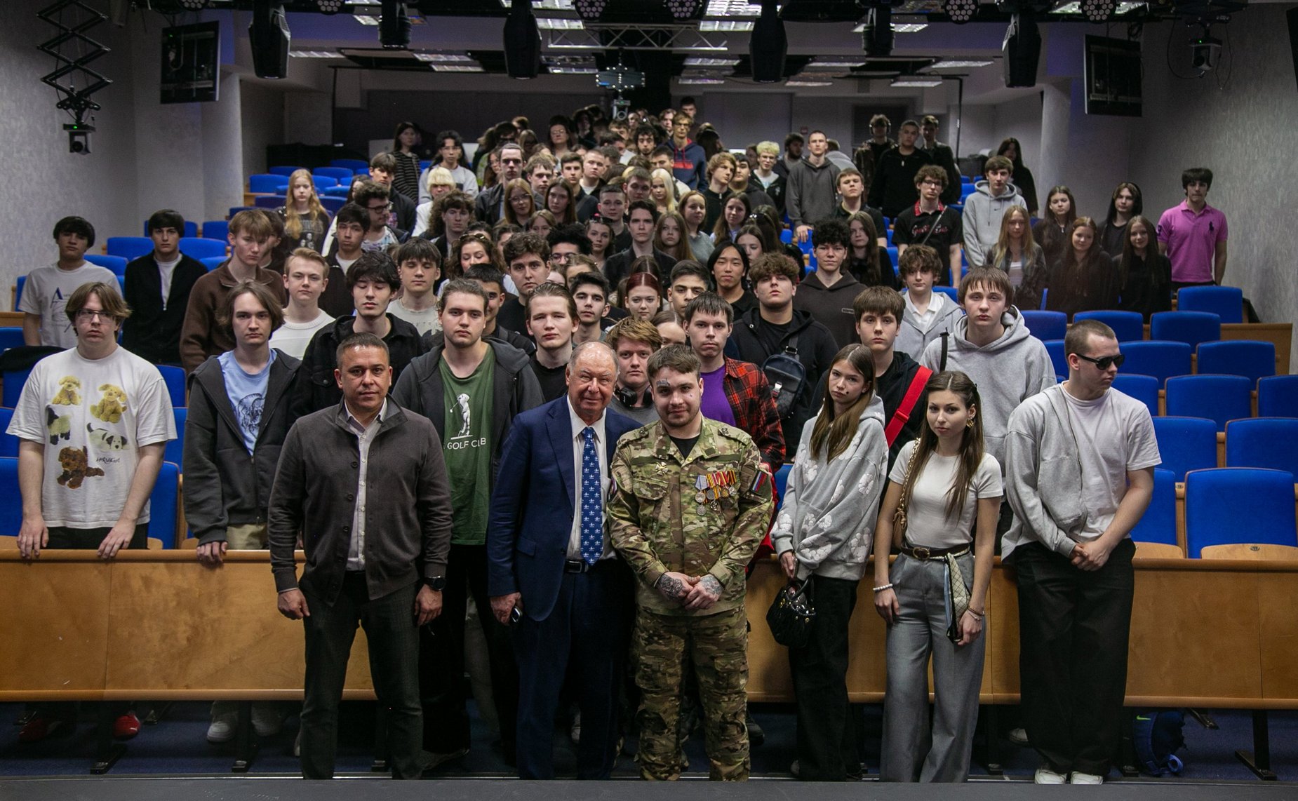 Айрат Гибатдинов встретился со студентами Московского финансово-юридического университета в рамках патриотического мероприятия, посвященного подвигу участников СВО