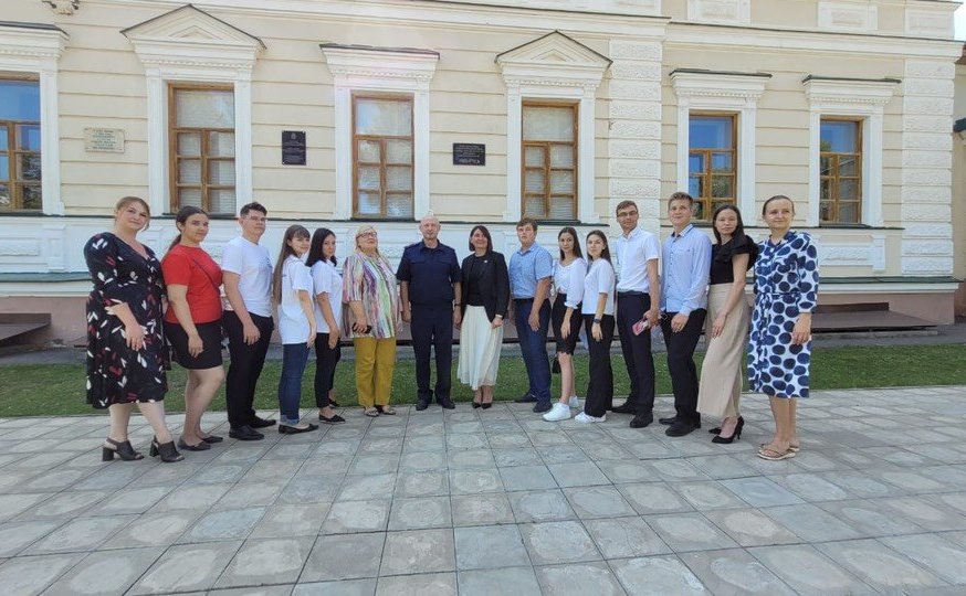 Юлия Лазуткина и руководитель регионального Следственного управления Следственного комитета России Дмитрий Матушкин совершили рабочую поездку в Никольский и Кузнецкий районы