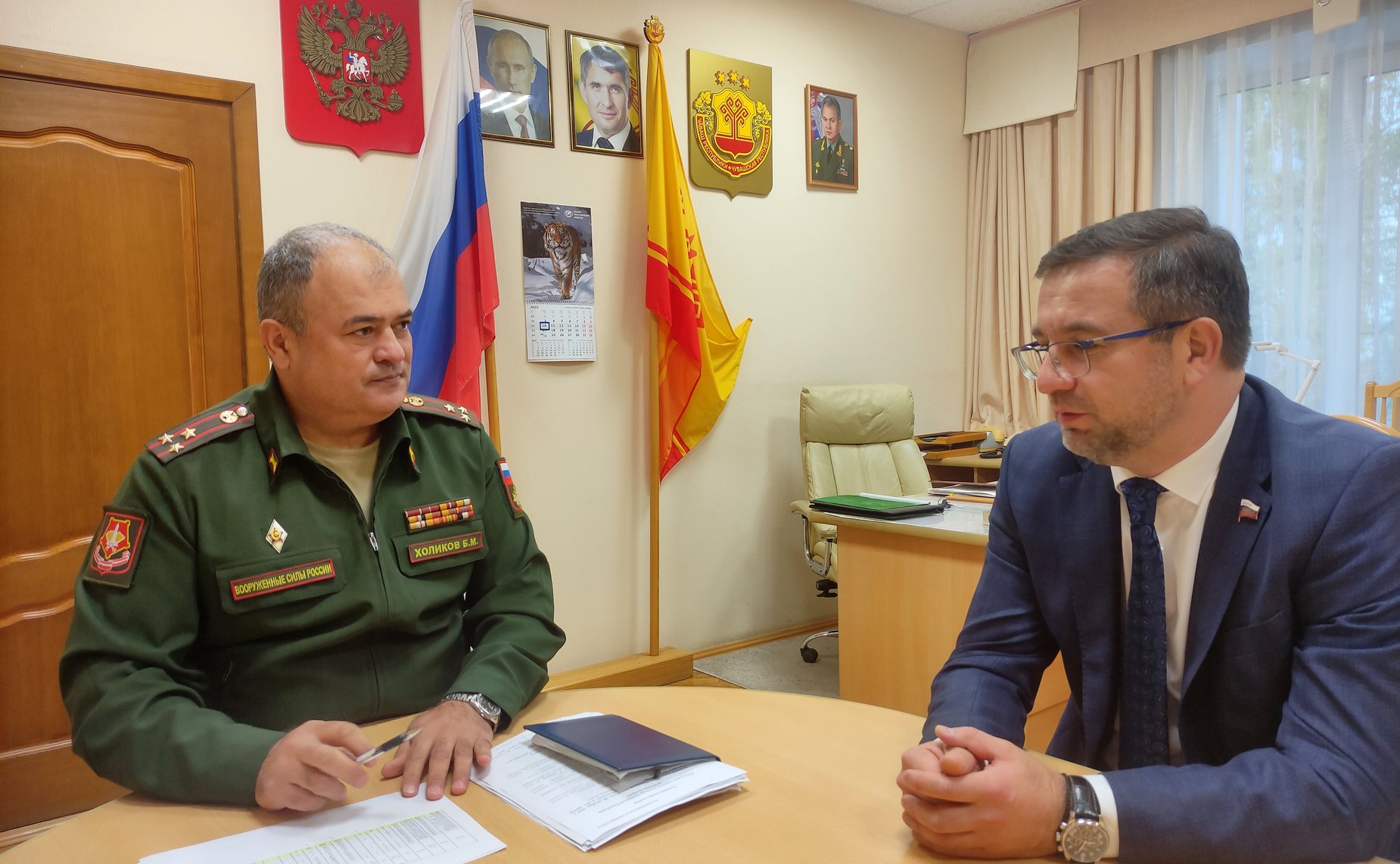 Николай Владимиров в рамках работы в регионе провел встречу с военным комиссаром Республики Бахтиёром Холиковым