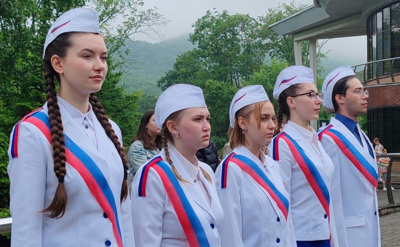 Александр Ролик совместно с Губернатором Приморья Олегом Кожемяко принял участие в торжественной церемонии открытия филиала Всероссийского детского центра «Океан» — Центра воспитательных технологий «Маяк»