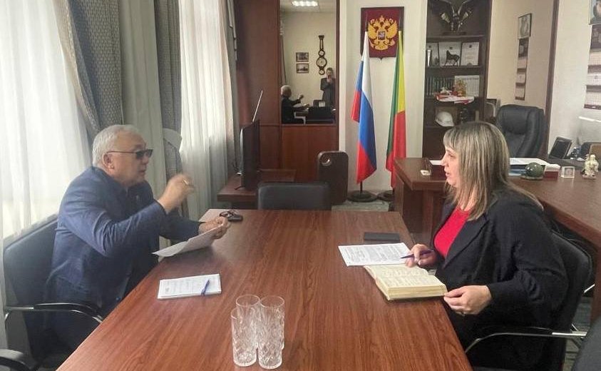 Баир Жамсуев в рамках региональной недели встретился с жителями в ходе традиционного личного приема