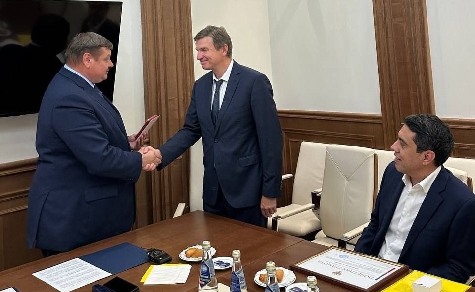 Сергей Колбин вручил награды Совета Федерации врачам института им. П.А. Герцена