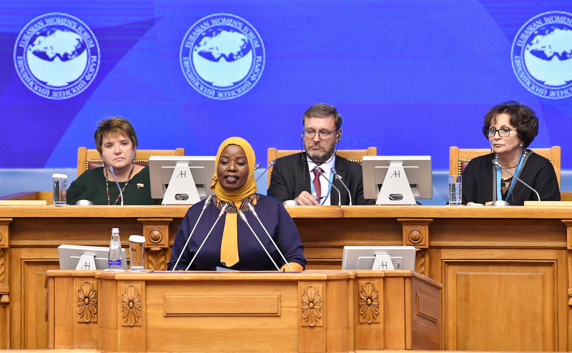 Пленарное заседание – межпарламентского диалога «Миссия женщин в развитии дипломатии мира и доверия»