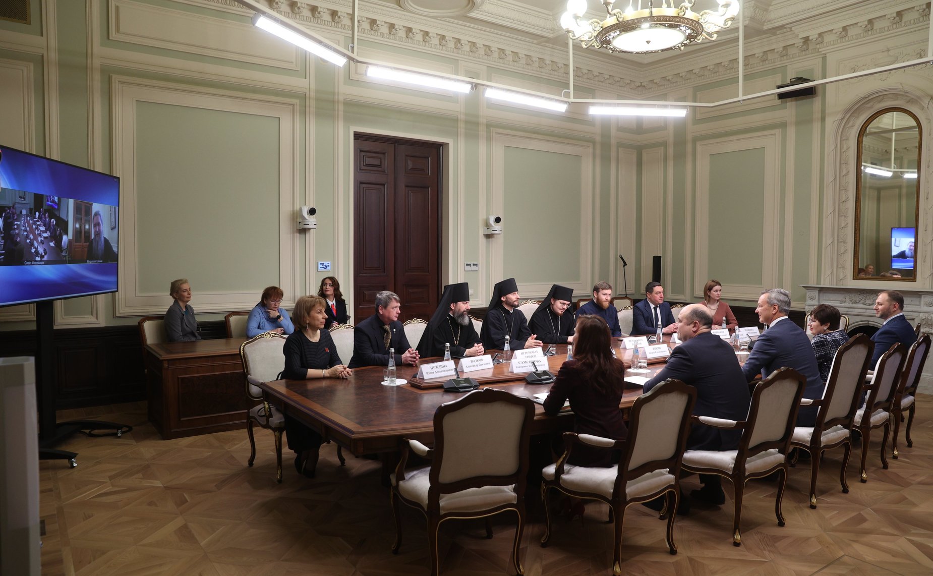 Церемония награждения участников X Парламентских встреч в рамках XXX Международных образовательных чтений на тему: «К 350-летию со дня рождения Петра I: секулярный мир и религиозность»