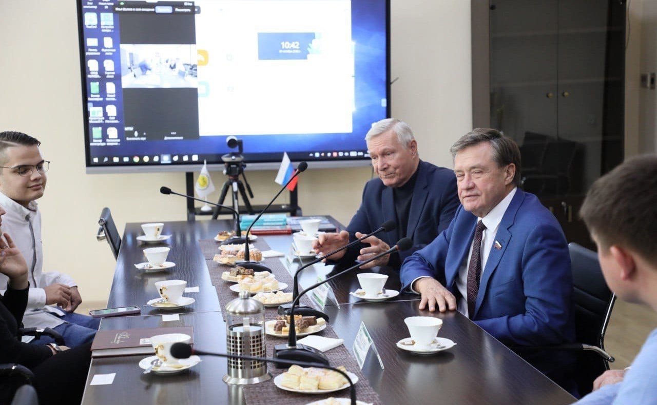 Сергей Рябухин встретился со студентами Московского государственного гуманитарно-экономического университета инклюзивного образования