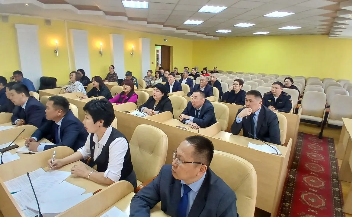 Баир Жамсуев в рамках региональной недели принял участие в заседании организационного комитета по подготовке и проведению первого межрегионального турнира по вольной борьбе «Кубок Единства»