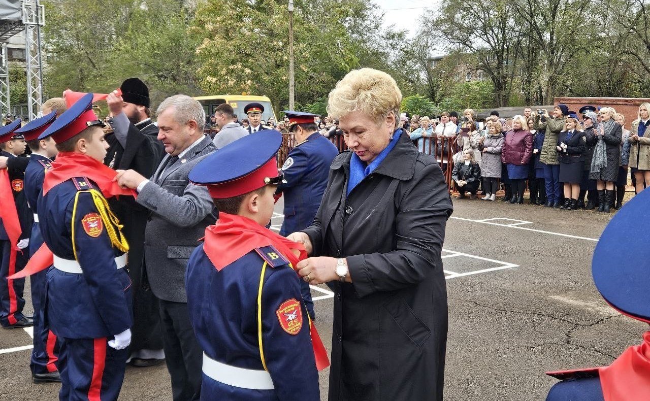 Ольга Бас в ходе поездки в регион посетила ГБОУ ЛНР «Республиканский казачий кадетский корпус имени маршала авиации Александра Ефимова»