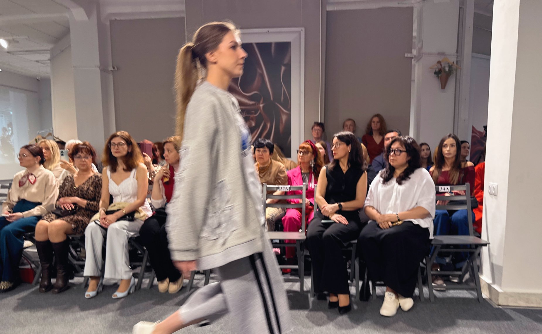 Елена Дягилева поздравила организаторов и участников юбилейного фестиваля молодых дизайнеров «НаМОДнение» в Мурманской области