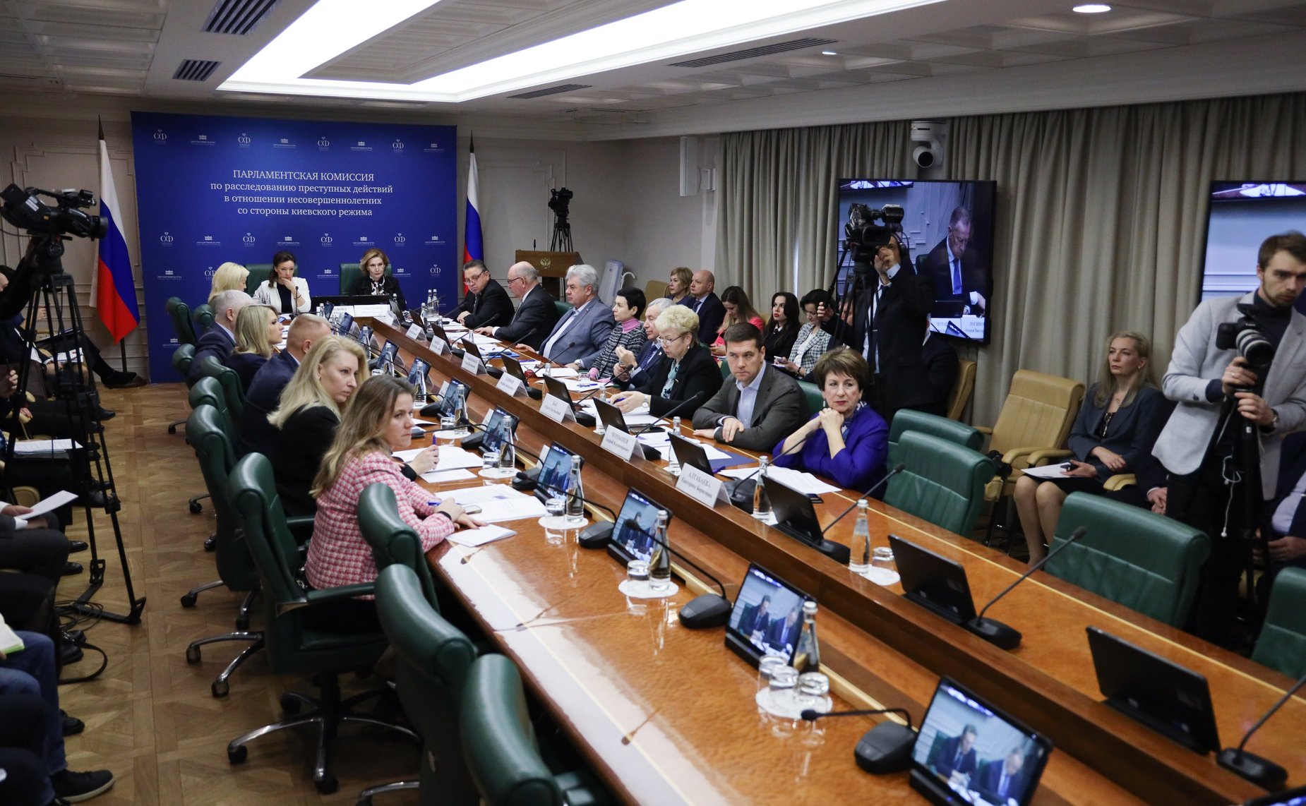 Заседание парламентской комиссии по расследованию преступных действий в отношении несовершеннолетних со стороны киевского режима