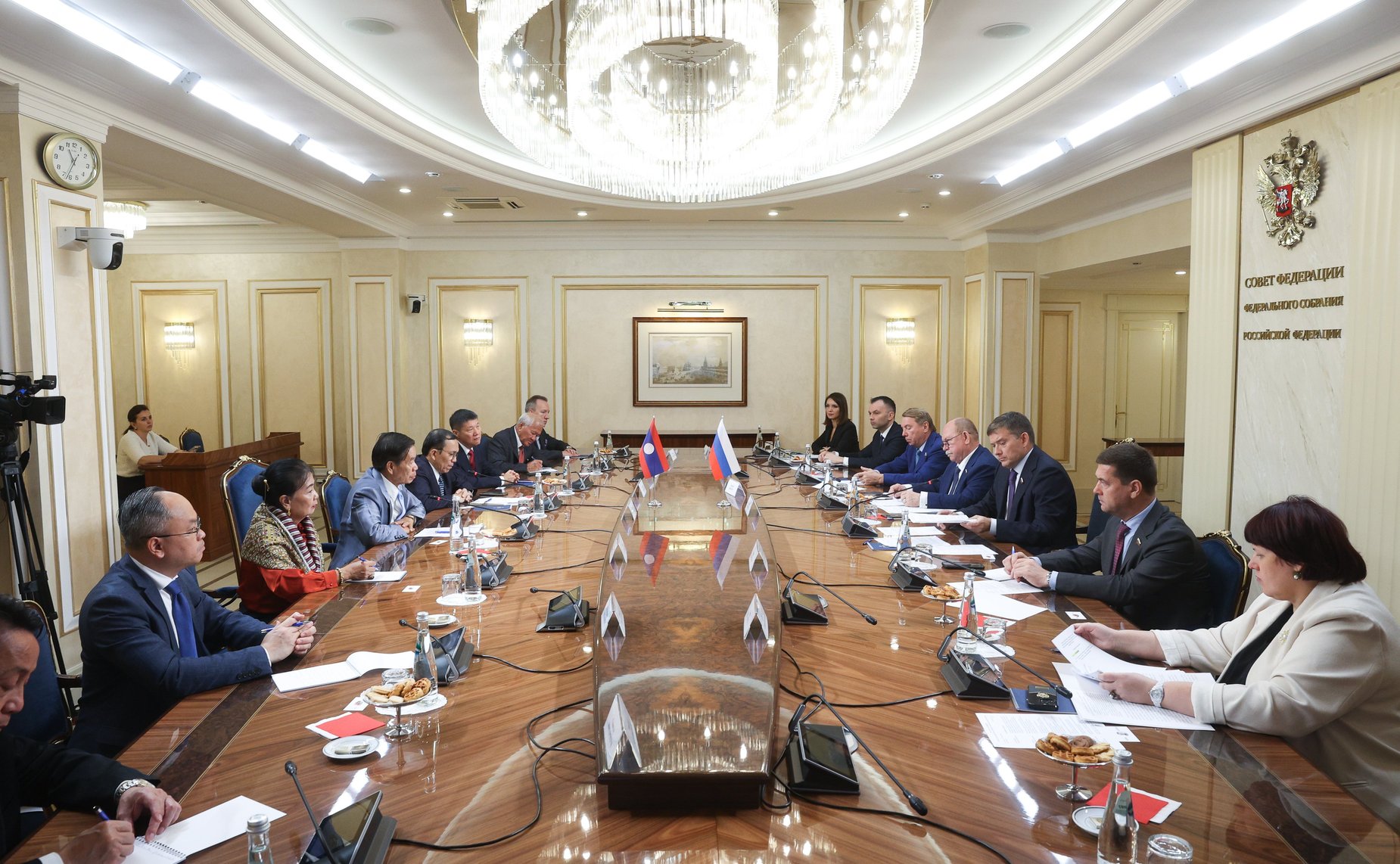 Встреча Николая Журавлева с членом Политбюро Народно-революционной партии Лаоса, Председателем Центрального комитета Лаосского фронта национального развития