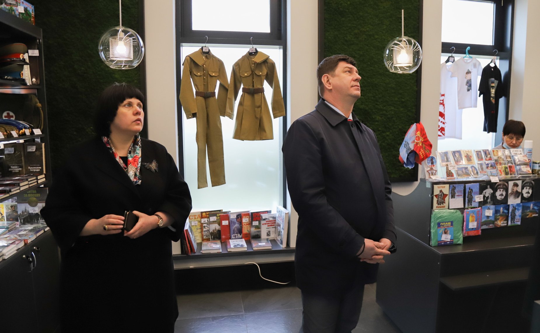 Парламентарии Беларуси и России возложили цветы к монументу Советскому солдату под Ржевом