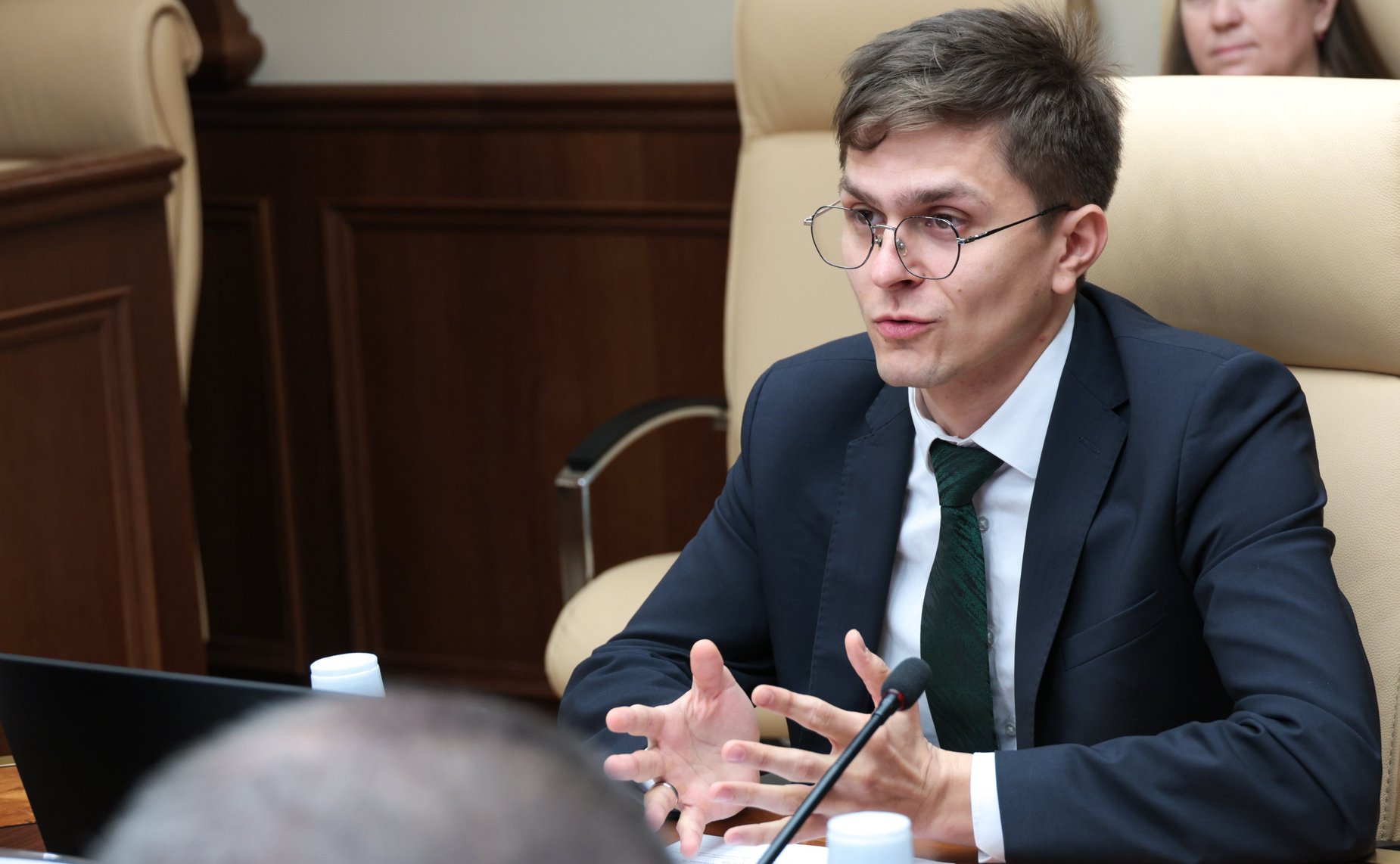 Совещание Комитета СФ по науке, образованию и культуре совместно с Комитетом СФ по экономической политике «Об организации в субъектах Российской Федерации перевозок детей школьными автобусами»