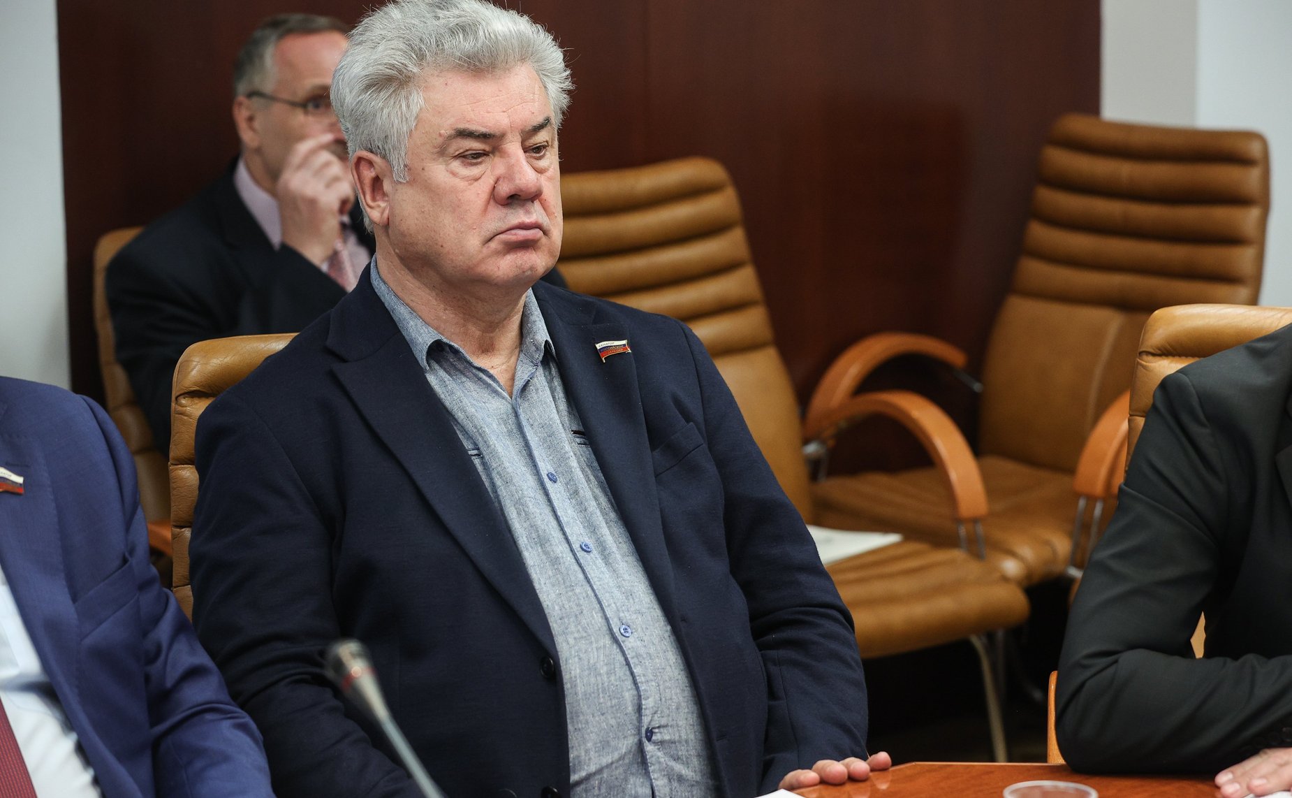 Виктор Бондарев