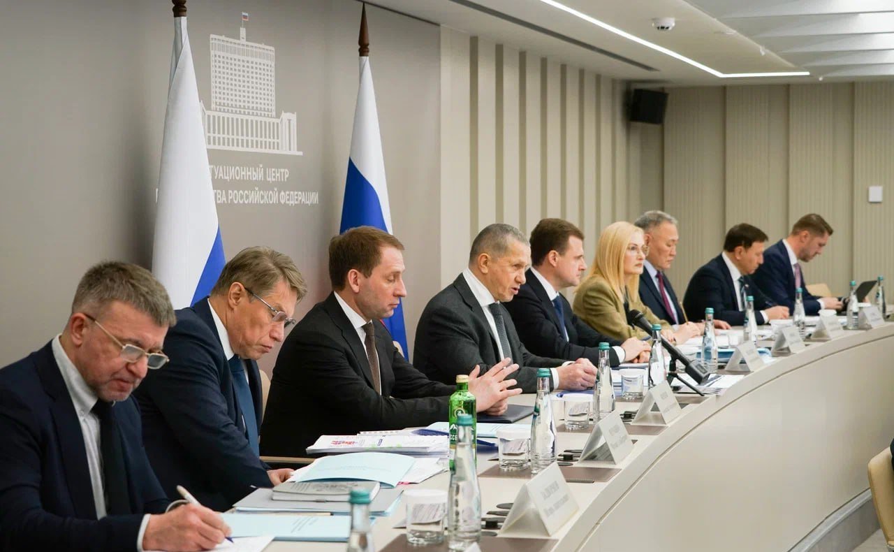 Александр Ролик и Сахамин Афанасьев приняли участие в заседании Правительственной комиссии по вопросам социально-экономического развития Дальнего Востока