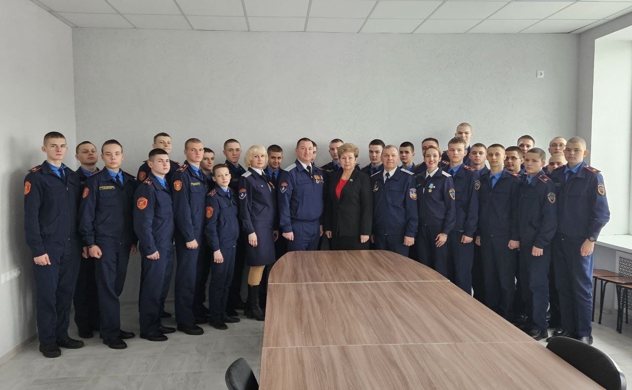 Ольга Бас в ходе региональной поездки провела в ЛНР уроки мужества, приуроченные к Году Защитника Отечества