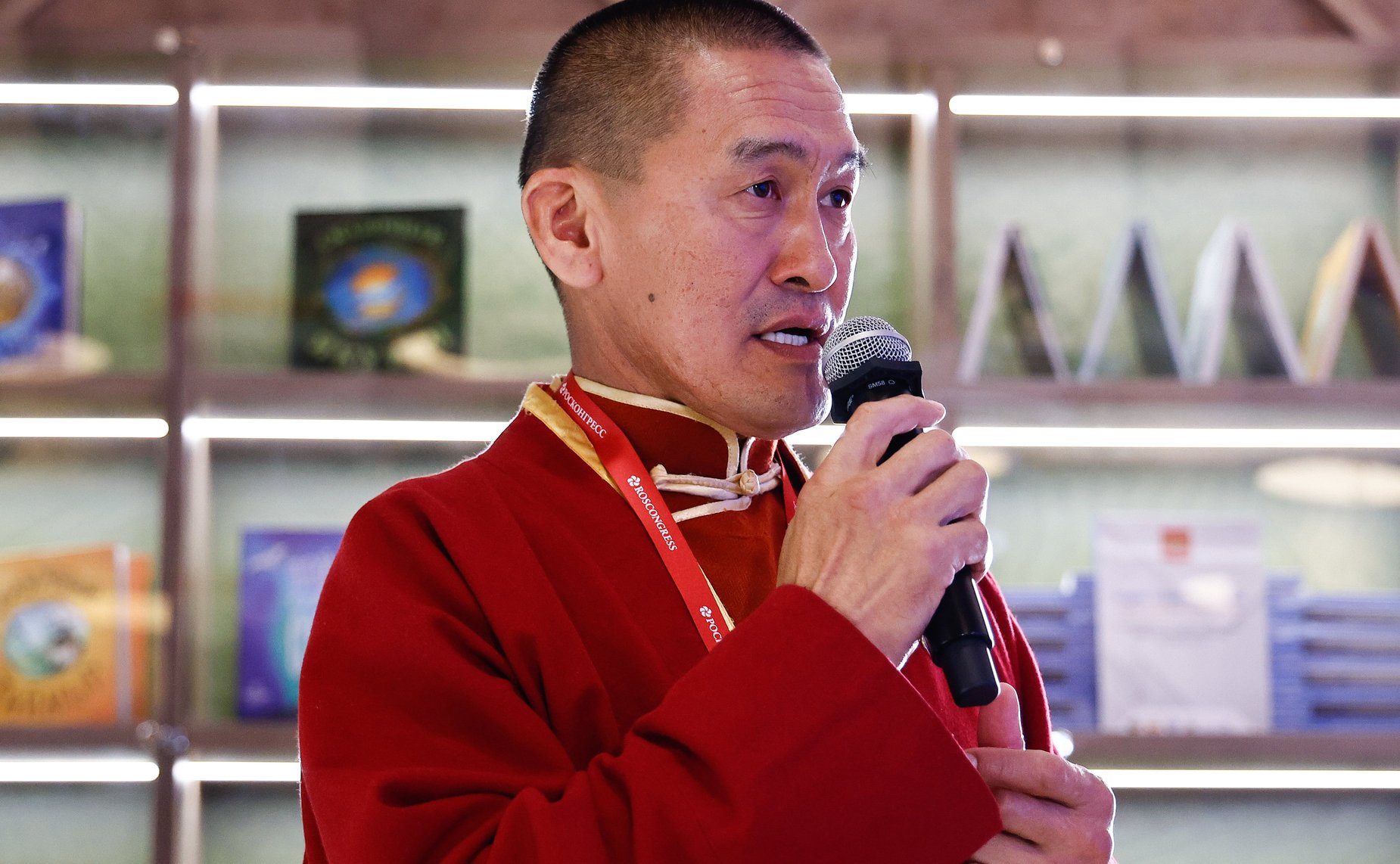 Сессия «Диалог культур коренных народов России и Китая». Сенаторы принимают участие в VIII Восточном экономическом форуме