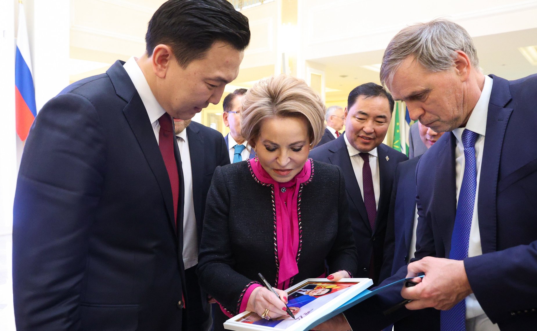 Валентина Матвиенко провела встречу с Председателем Великого Государственного Хурала Монголии Ням-Осорын Учралом