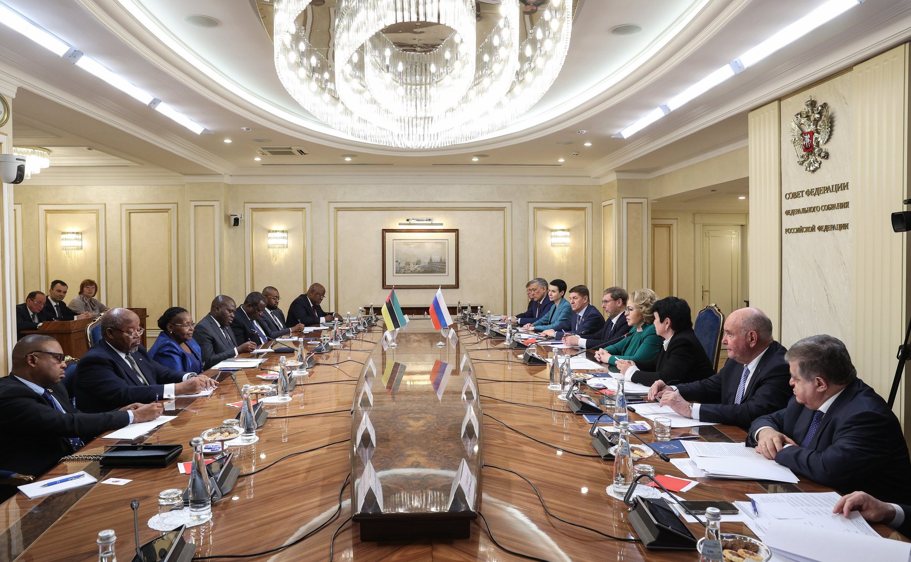 Валентина Матвиенко провела встречу с Председателем Ассамблеи Республики Мозамбик Эшперансой Биаш