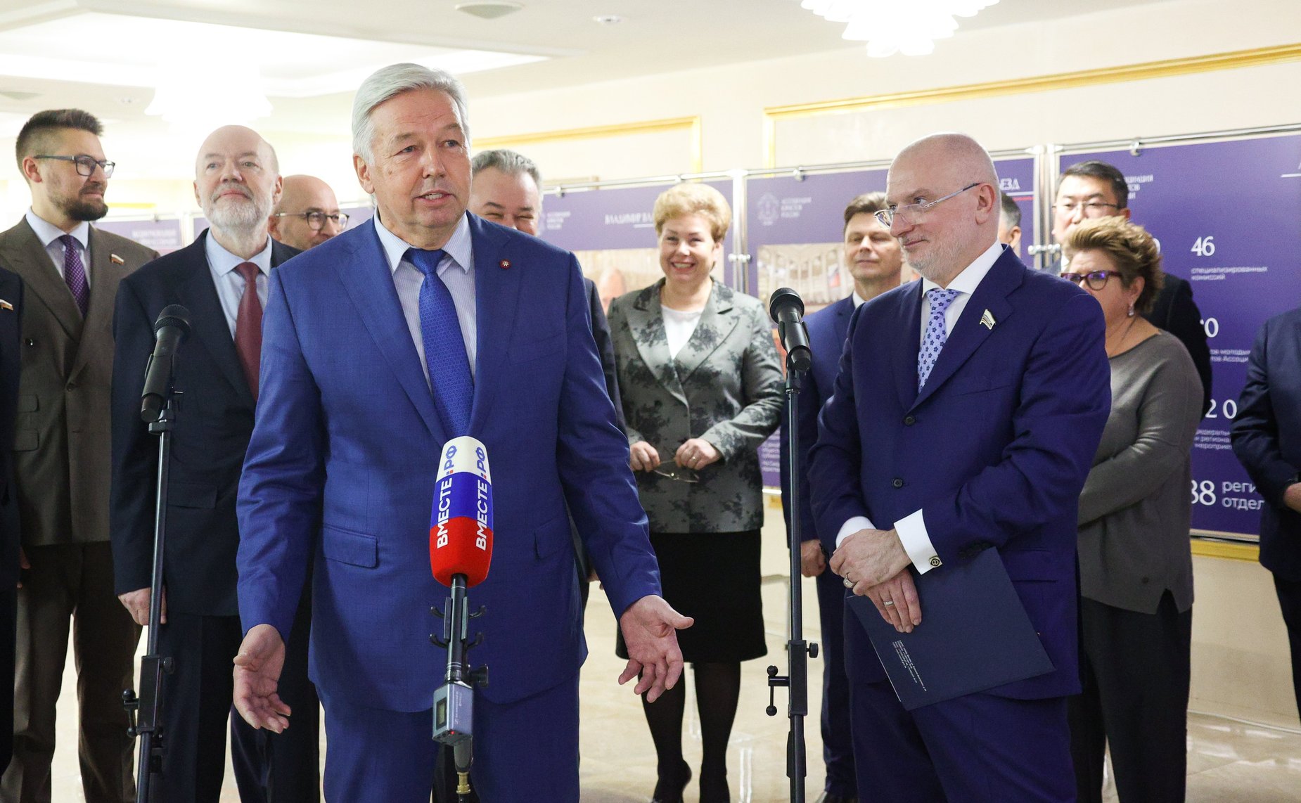 Андрей Клишас открыл выставку, посвященную 20-летию Ассоциации юристов России