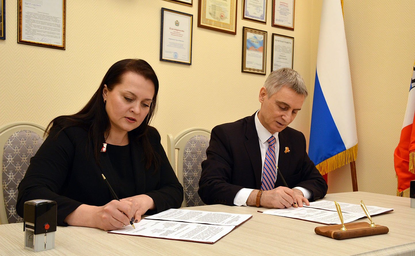 Сергей Фабричный подписал соглашения, направленные на развитие системы бесплатной юридической помощи в Новгородской области