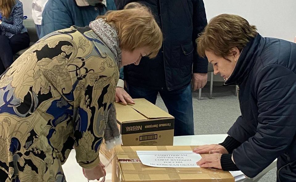 Елена Бибикова приняла участие в проведении в Псковской области Всероссийской акции «Подарок солдату»