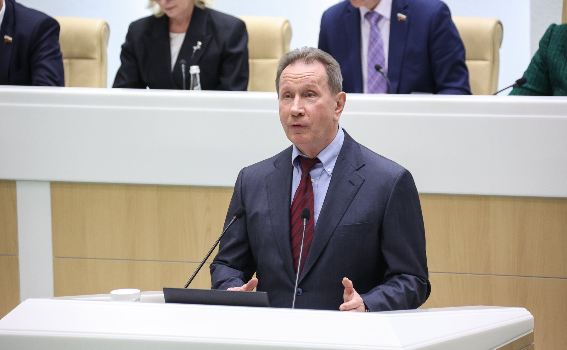 Виктор Золотов