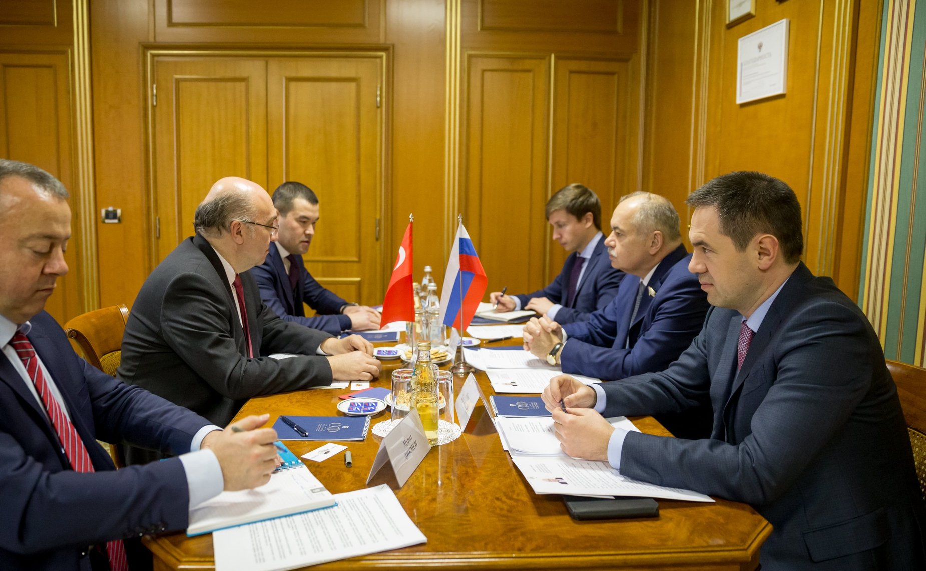 Встреча Ильяса Умаханова с Чрезвычайным и Полномочным Послом Турецкой Республики в РФ Мехметом Самсаром