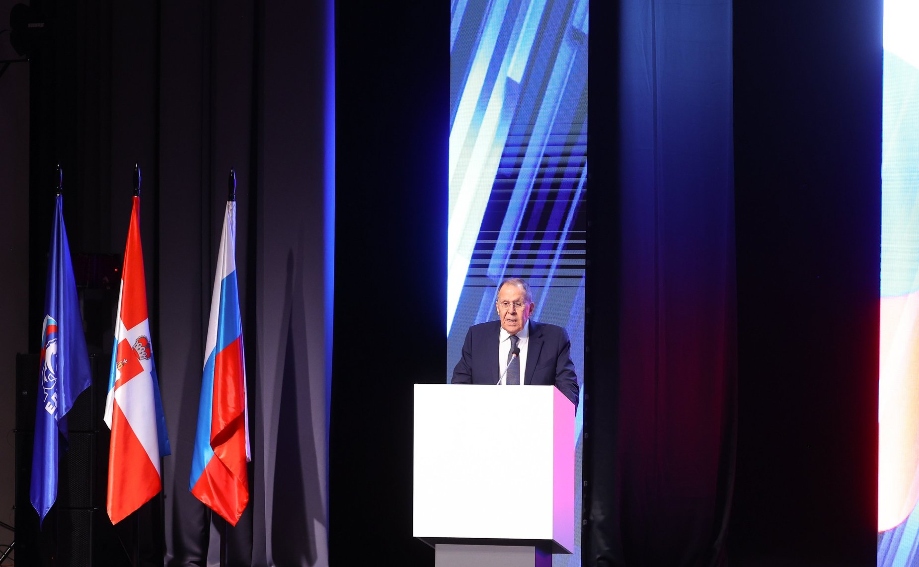 На пленарном заседании выступил Министр иностранных дел РФ Сергей Лавров