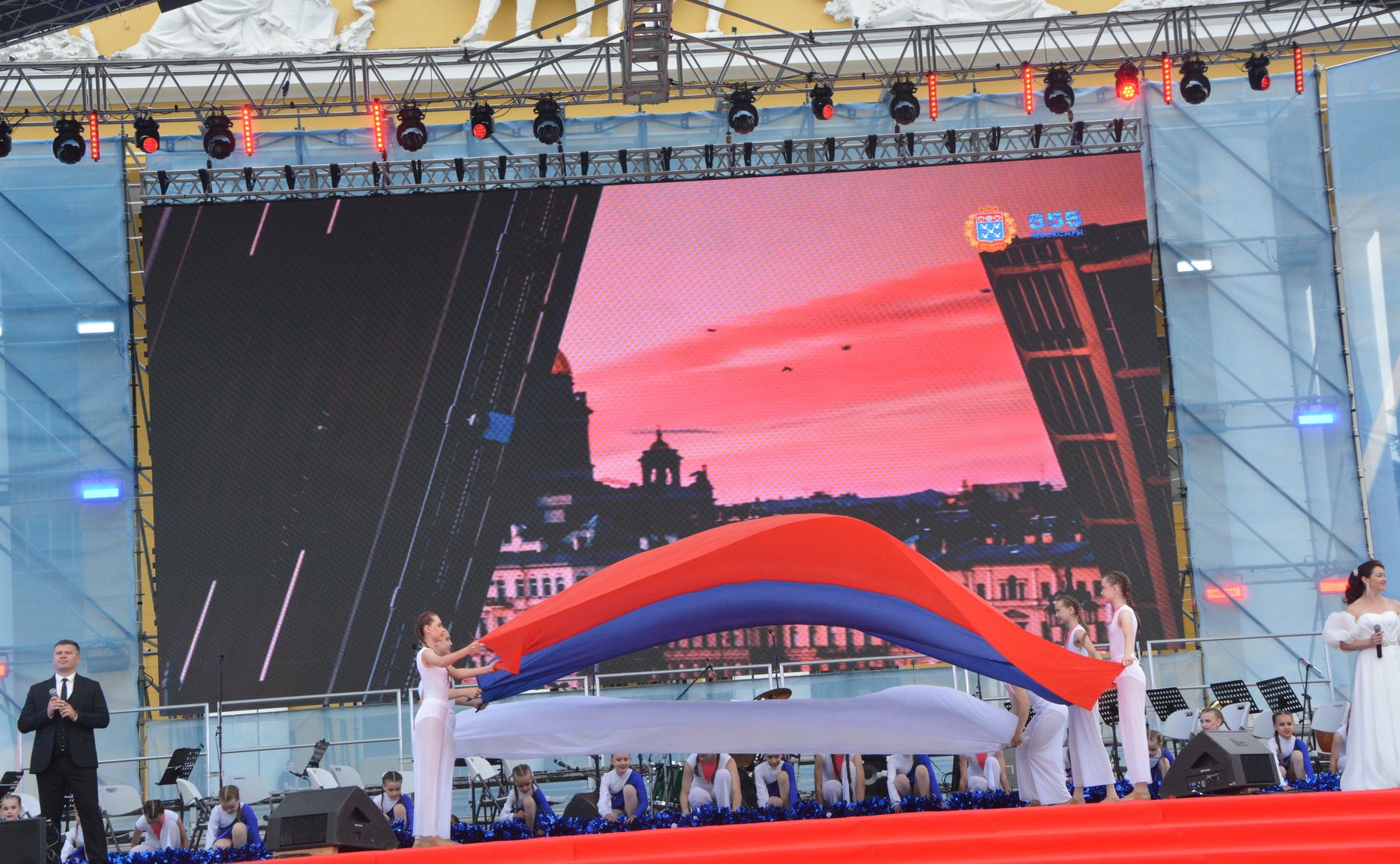 Николай Владимиров поздравил жителей и гостей республики с нашим общим праздником — с Днем России