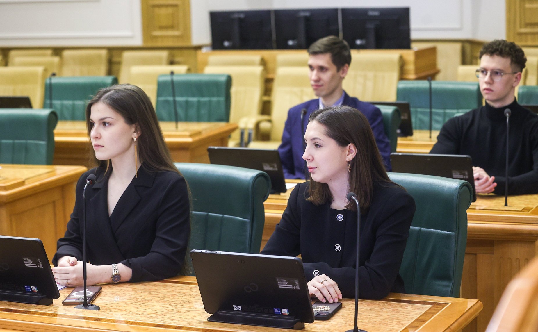 Евгений Богомазов провел встречу с руководителями Представительств Вологодской области в Москве и Санкт-Петербурге и студентами-вологжанами, обучающимися в ВУЗах Москвы и Санкт-Петербурга