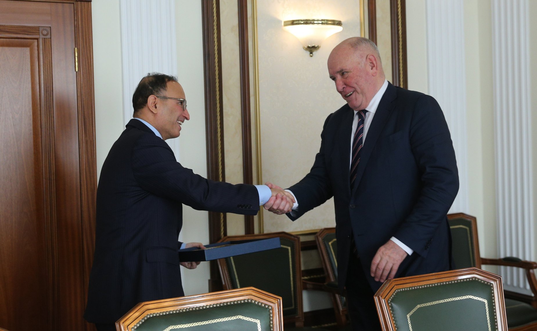 Встреча председателя Комитета Совета Федерации по международным делам Григория Карасина с Чрезвычайным и Полномочным Послом Государства Кувейт в РФ