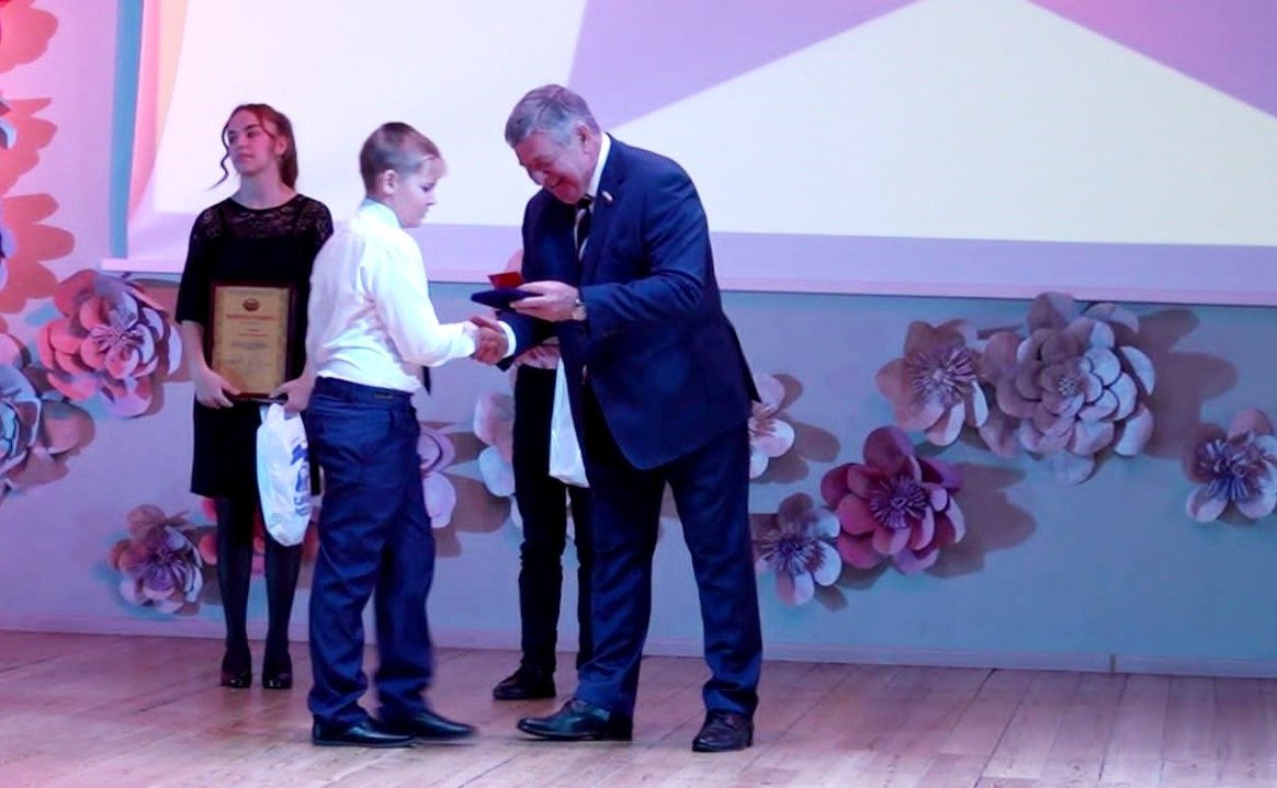 Валерий Семенов принял участие в торжественной церемонии награждения детей-героев, которая состоялась 9 декабря, в День Героев Отечества