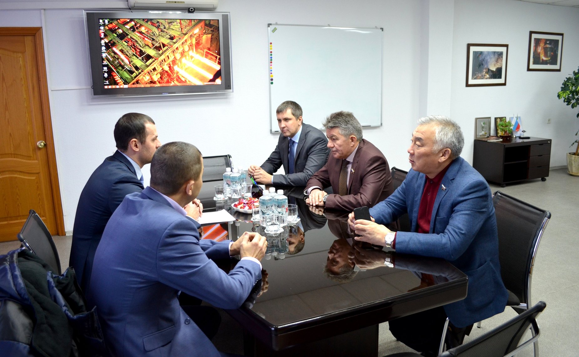 Баир Жамсуев и Виктор Озеров посетили крупнейшие предприятия ОПК Хабаровского края