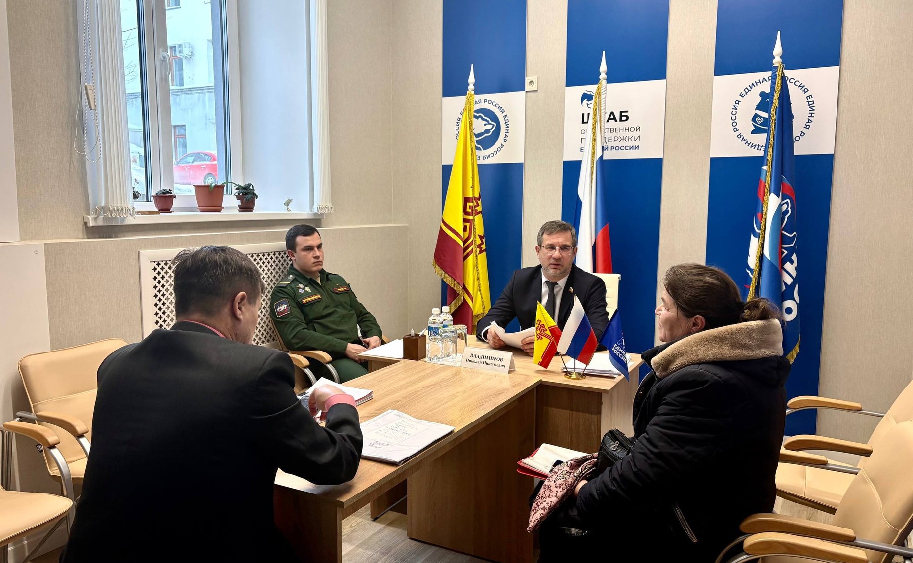 Николай Владимиров провел личный прием граждан на базе региональной общественной приемной