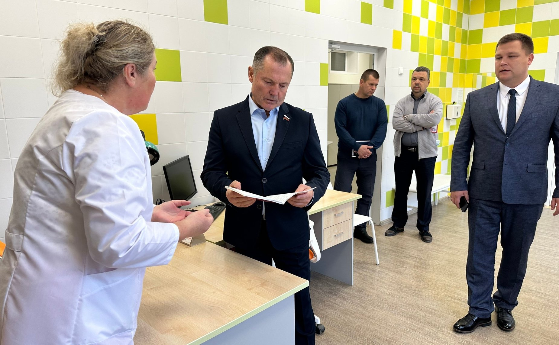 Игорь Мурог проверил оснащение медицинских пунктов в рязанских школах