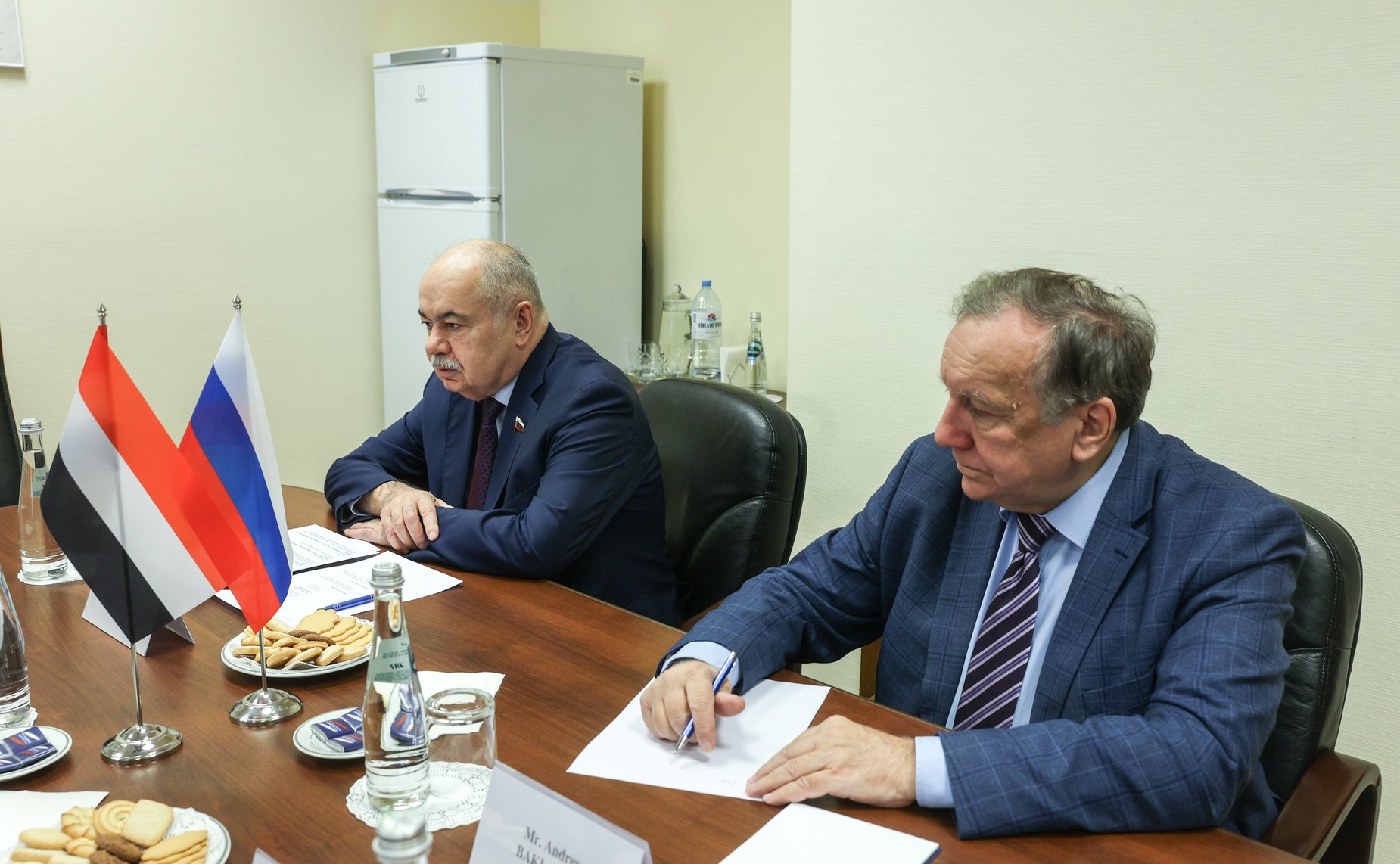 Ильяс Умаханов провел встречу с Чрезвычайным и Полномочным Послом Йеменской Республики в Российской Федерации