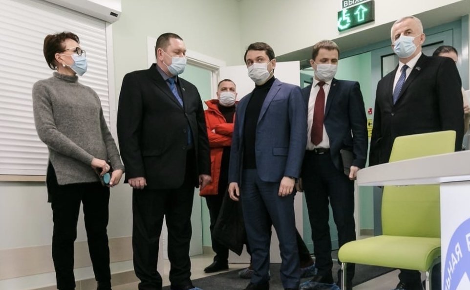 Татьяна Кусайко посетила новую амбулаторию в посёлке Сафоново Мурманской области