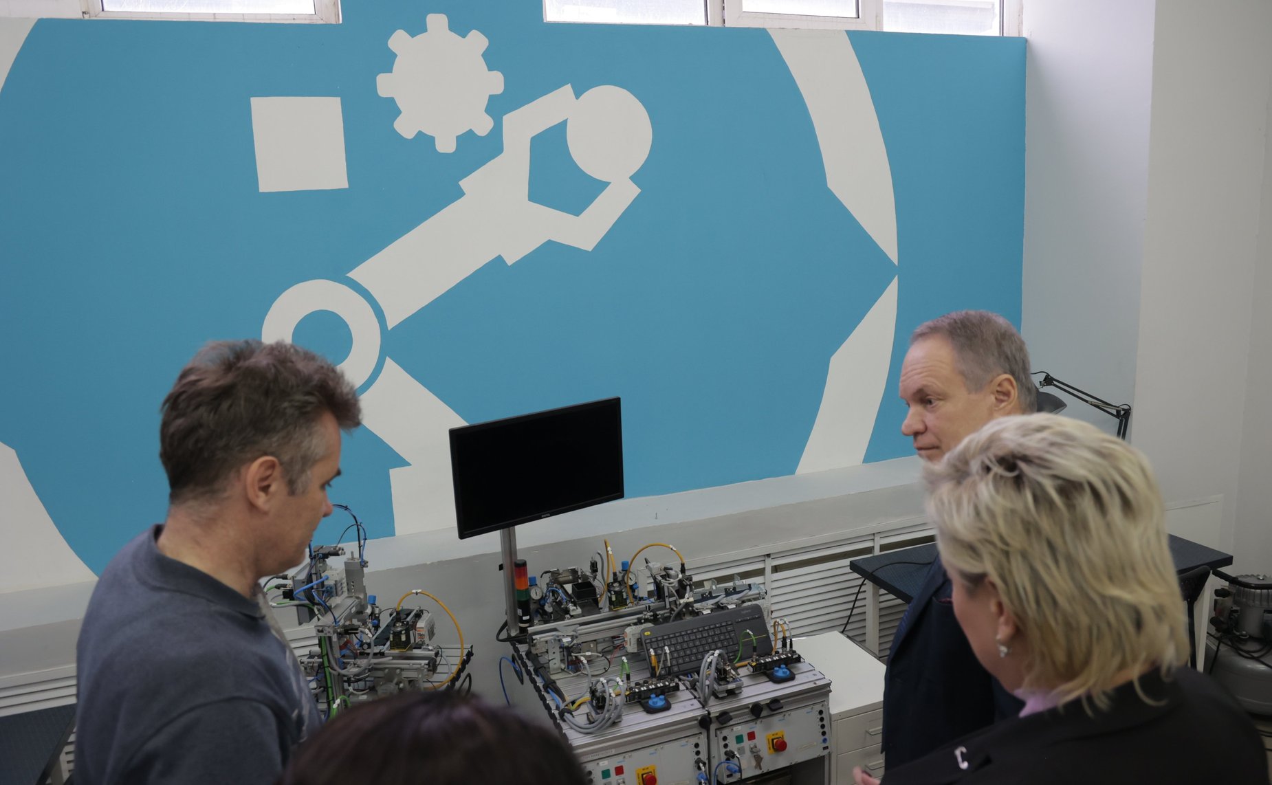 Александр Башкин в рамках мероприятия «Разговоры о важном» встретился со студентами Астраханского государственного политехнического колледжа