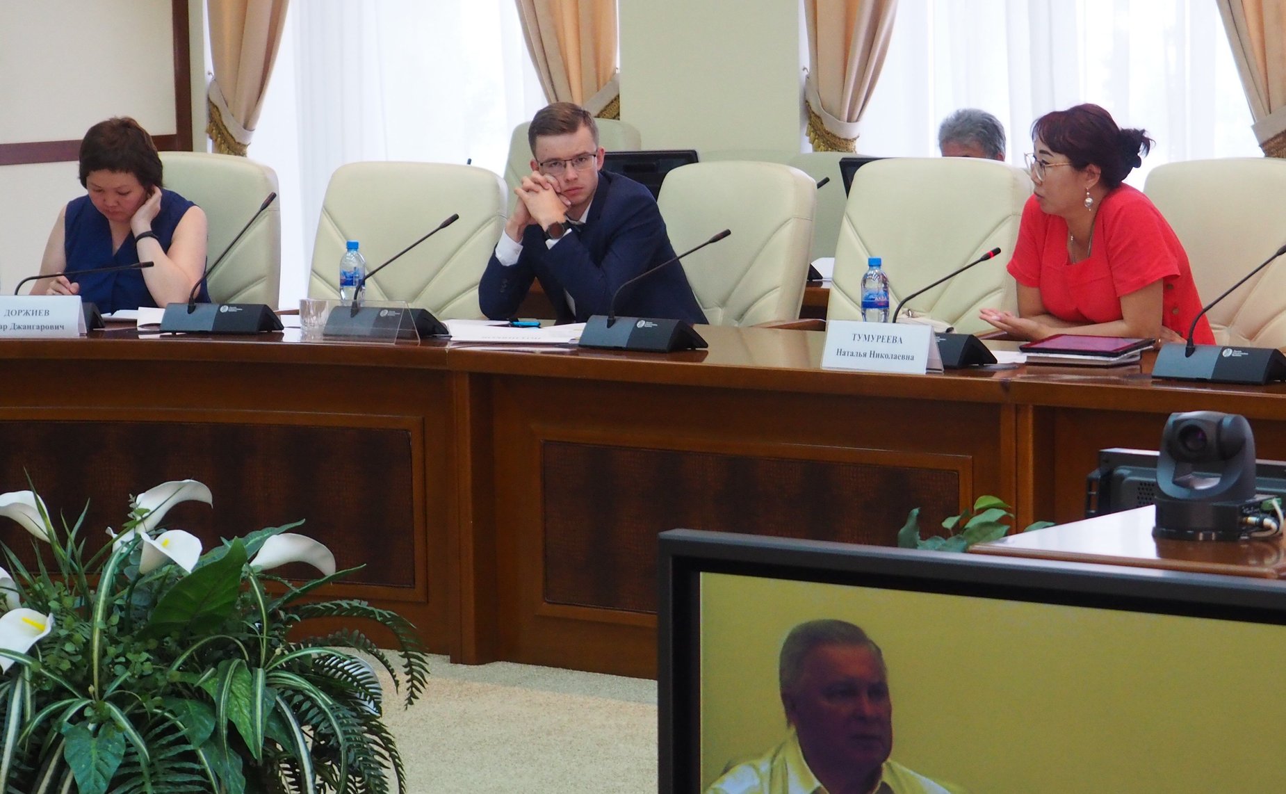 Вячеслав Наговицын обсудил планы по строительству и модернизации социально значимых объектов Бурятии в рамках выполнения Постановления СФ