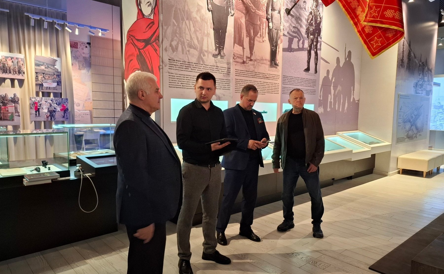 Сергей Мартынов посетил музейно-патриотический центр «Герои Отечества» в Республике Марий Эл