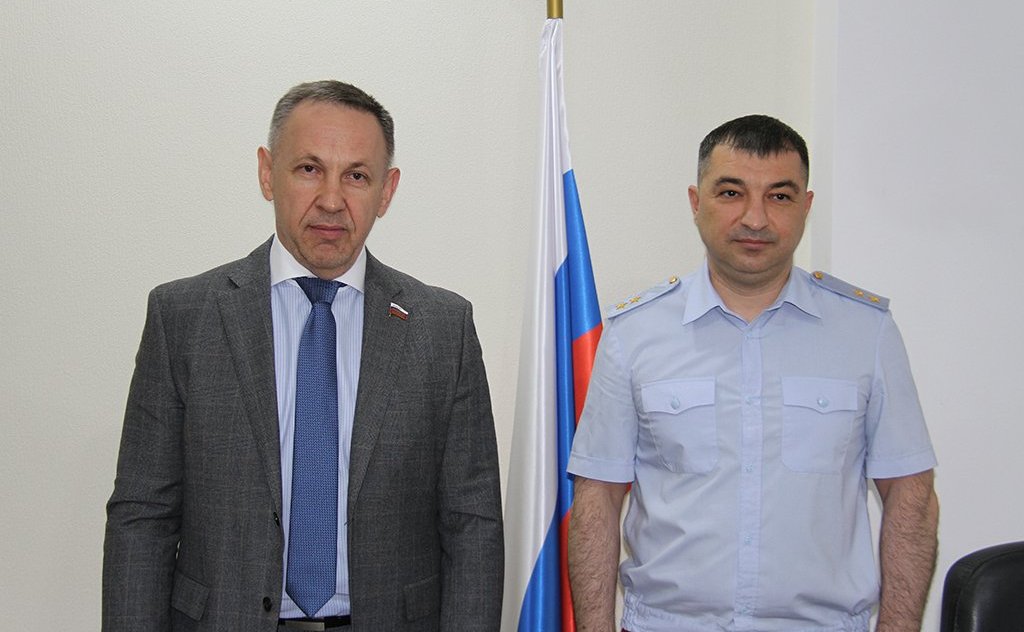 Олег Алексеев вручил Благодарность Председателя Совета Федерации