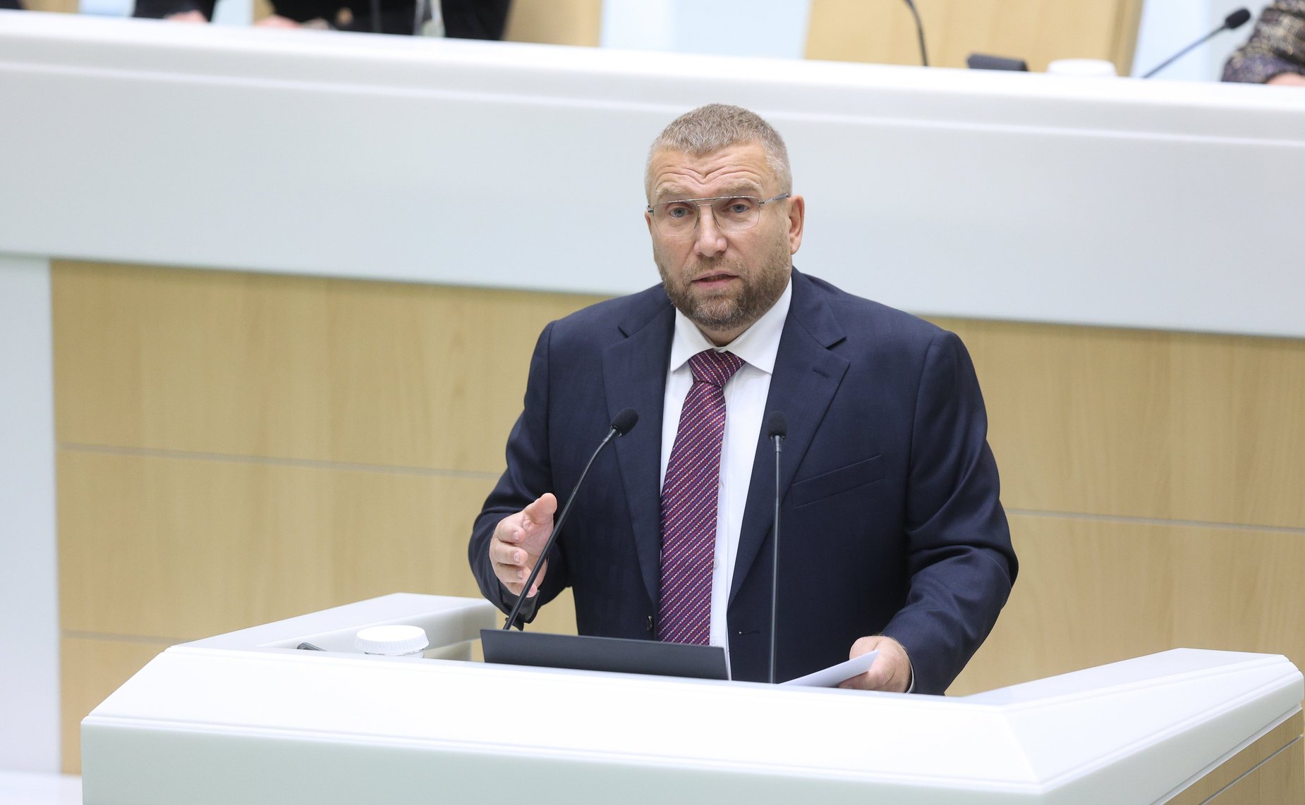 Руководитель Федеральной таможенной службы Валерий Пикалев