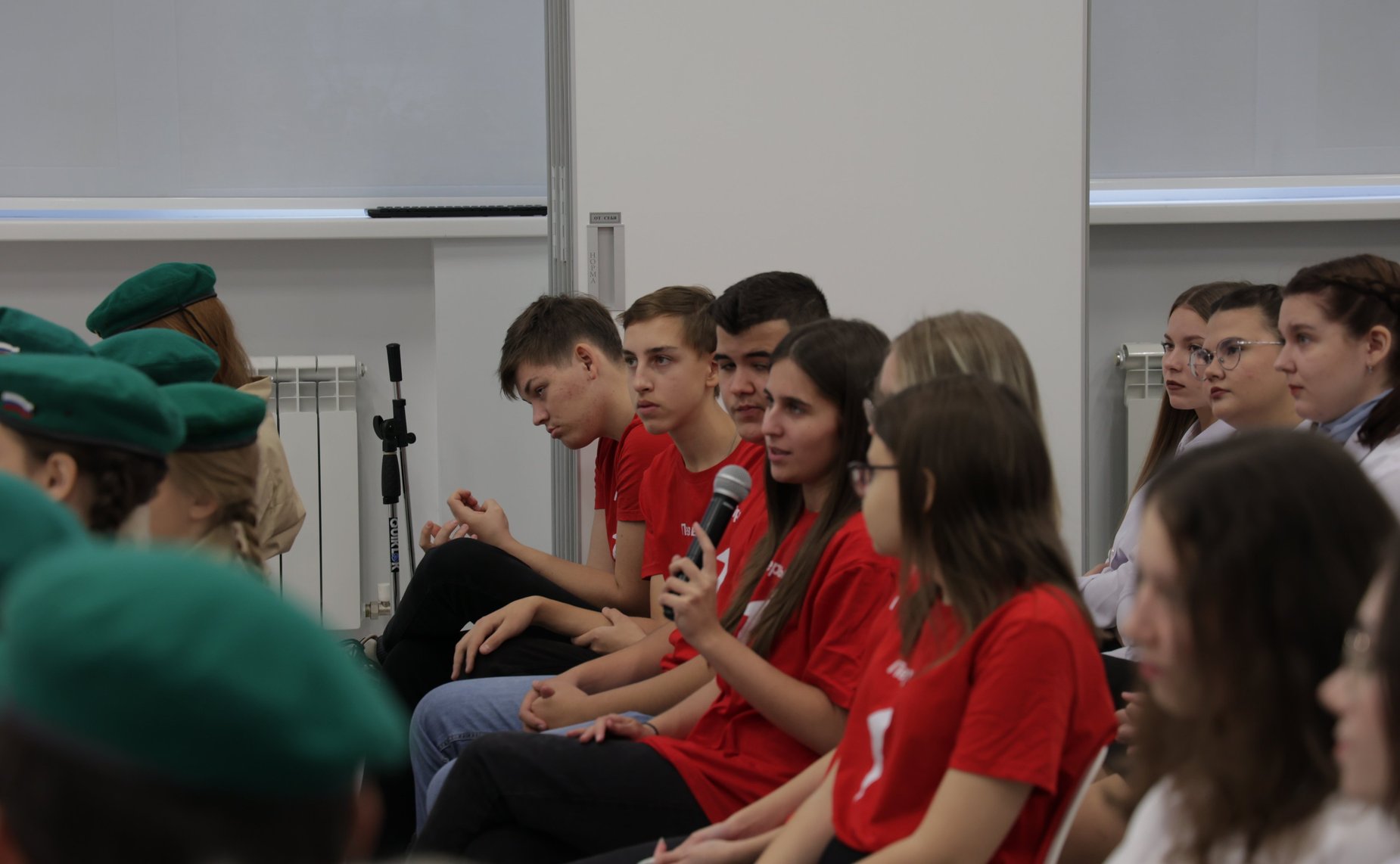 Александр Башкин в рамках мероприятия «Разговоры о важном» встретился со студентами Астраханского государственного политехнического колледжа